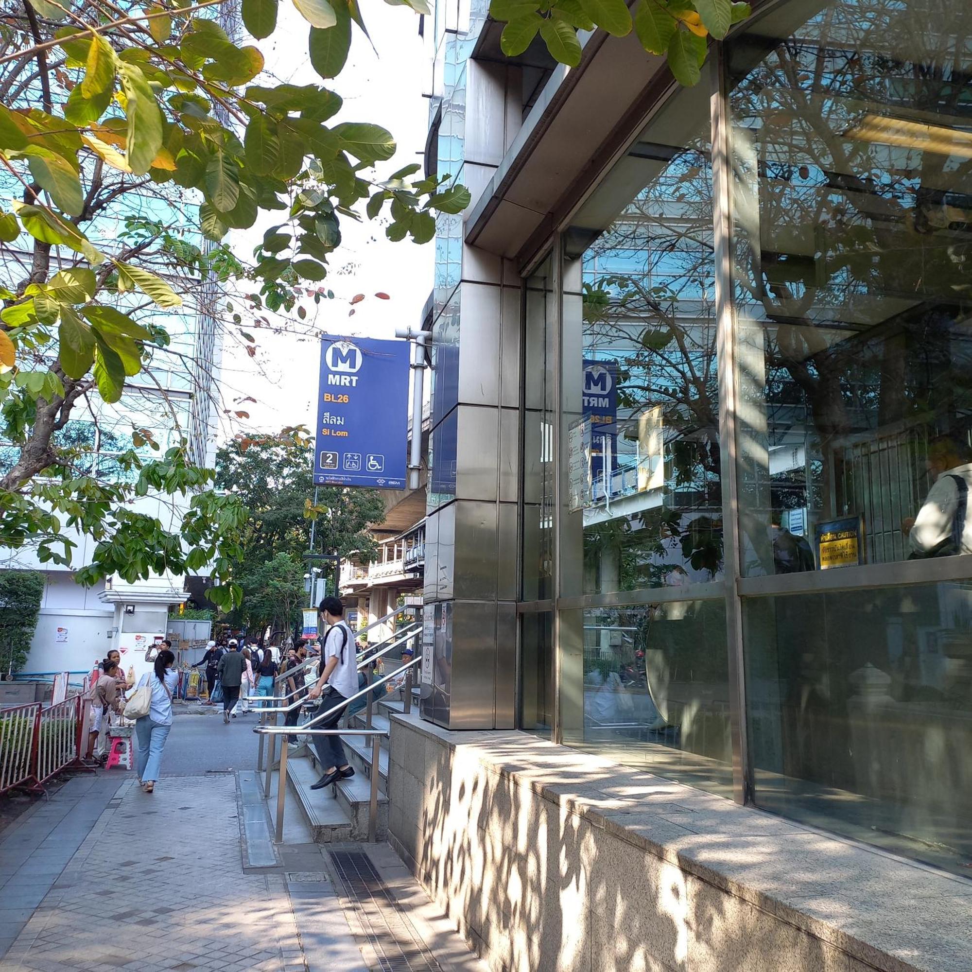 Smile Society Pansiyon Bangkok Dış mekan fotoğraf