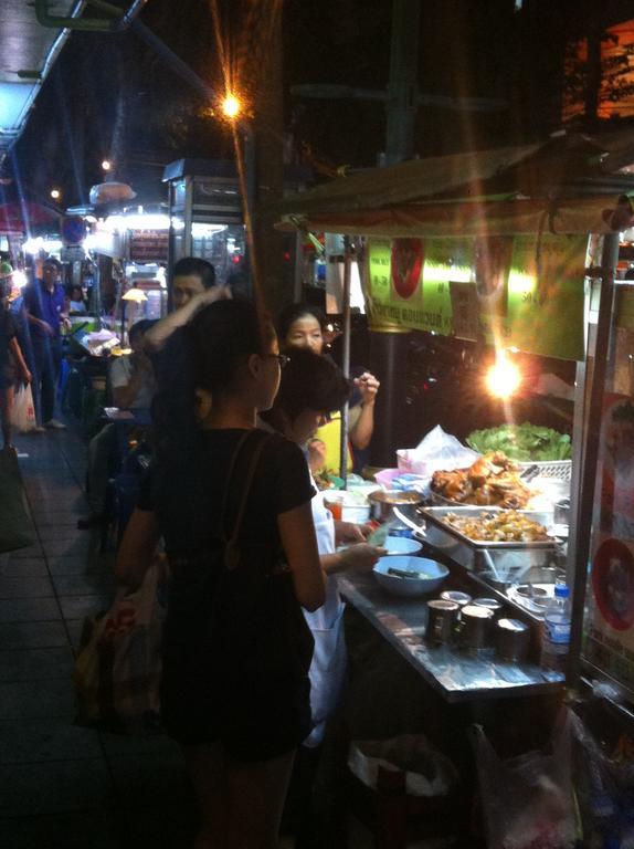 Smile Society Pansiyon Bangkok Dış mekan fotoğraf