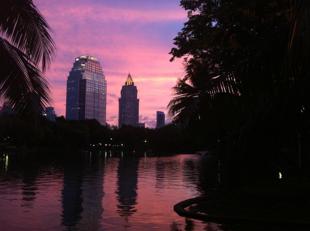 Smile Society Pansiyon Bangkok Dış mekan fotoğraf