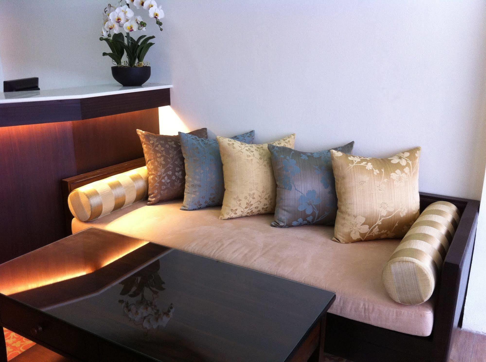 Smile Society Pansiyon Bangkok Dış mekan fotoğraf