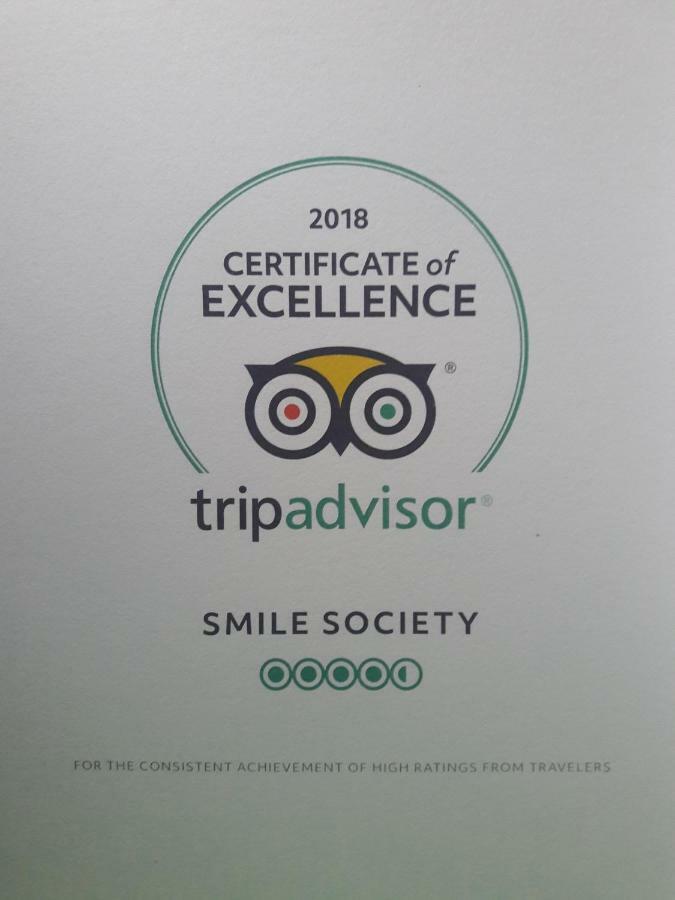 Smile Society Pansiyon Bangkok Dış mekan fotoğraf