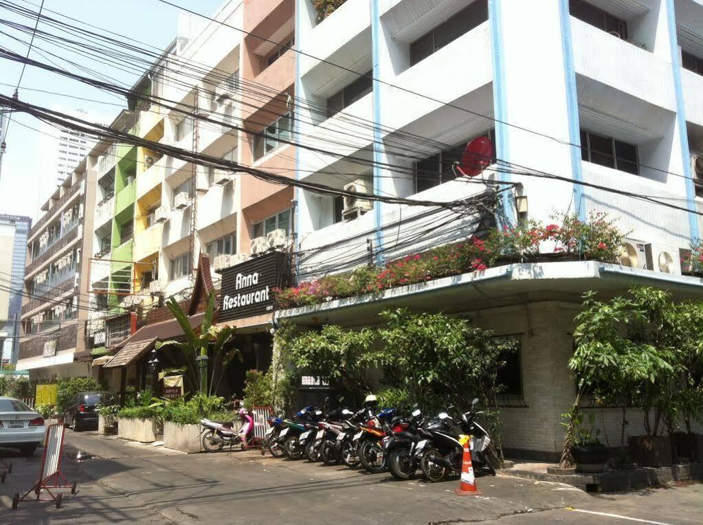 Smile Society Pansiyon Bangkok Dış mekan fotoğraf